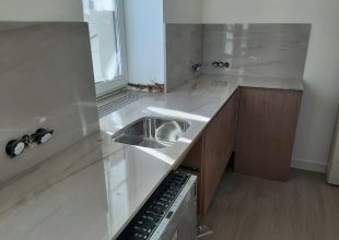 Столешница и остров из кварцита Kalahari Light / Калахари Лайт