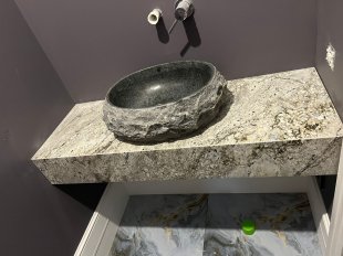 Столешница из гранита Висконт Вайт / Viscount White