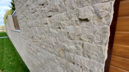 Стена из колотого  дагестанского Доломита Гранада Беж