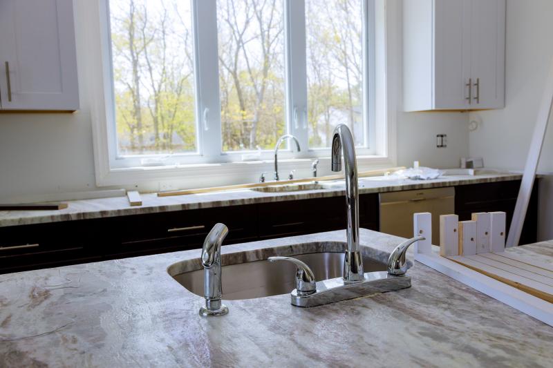 Монтаж подоконников