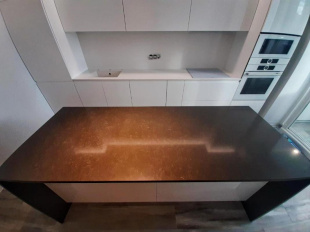 Столешница-остров из кварцевого агломерата Avant Савойя 9014