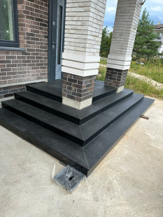 Ступени из гранита Абсолют Блэк