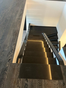 Ступени из кварца Primax 915 Dark Mist