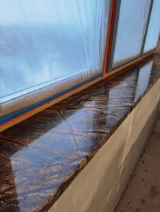 Подоконник из мрамора Бидасар Браун / Bidasar Brown