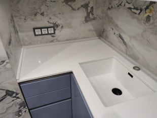 Столешница из кварцевого агломерата VICOSTONE Arctic Snow BQ200