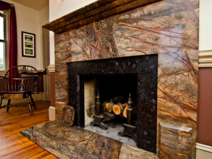 Камин из мрамора Bidasar Golden