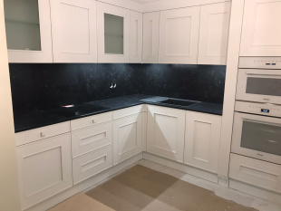 Столешница из кварца Smartquartz Negro Imperial