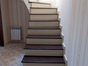 Лестница из кварца Орлеан&Лимож