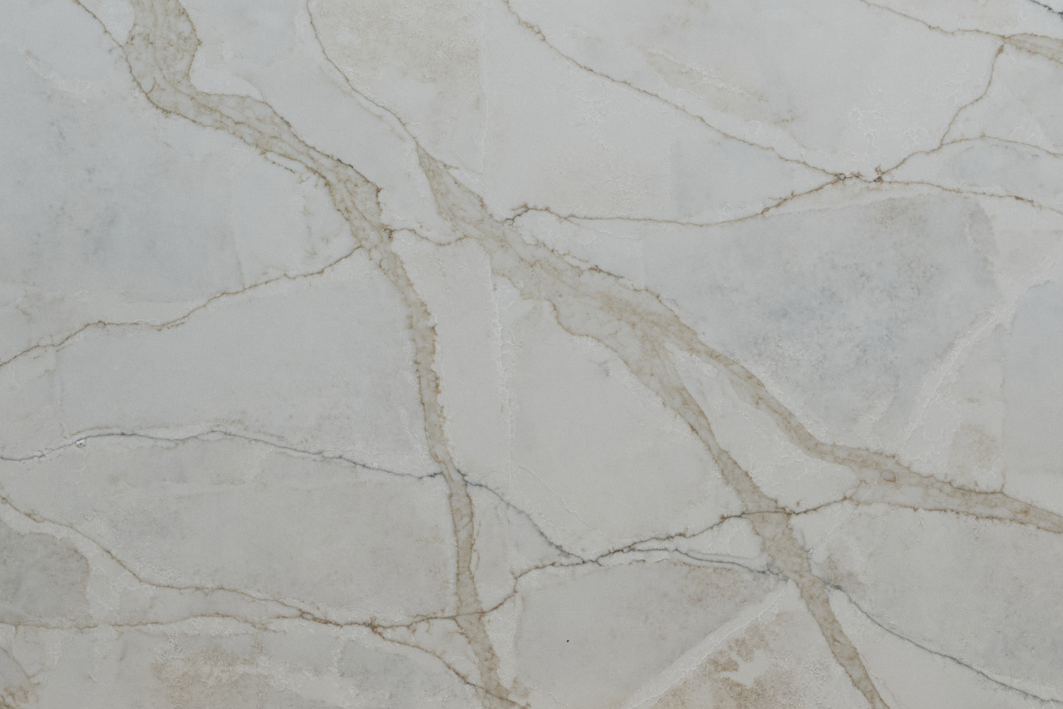 700 Calacatta Translucent