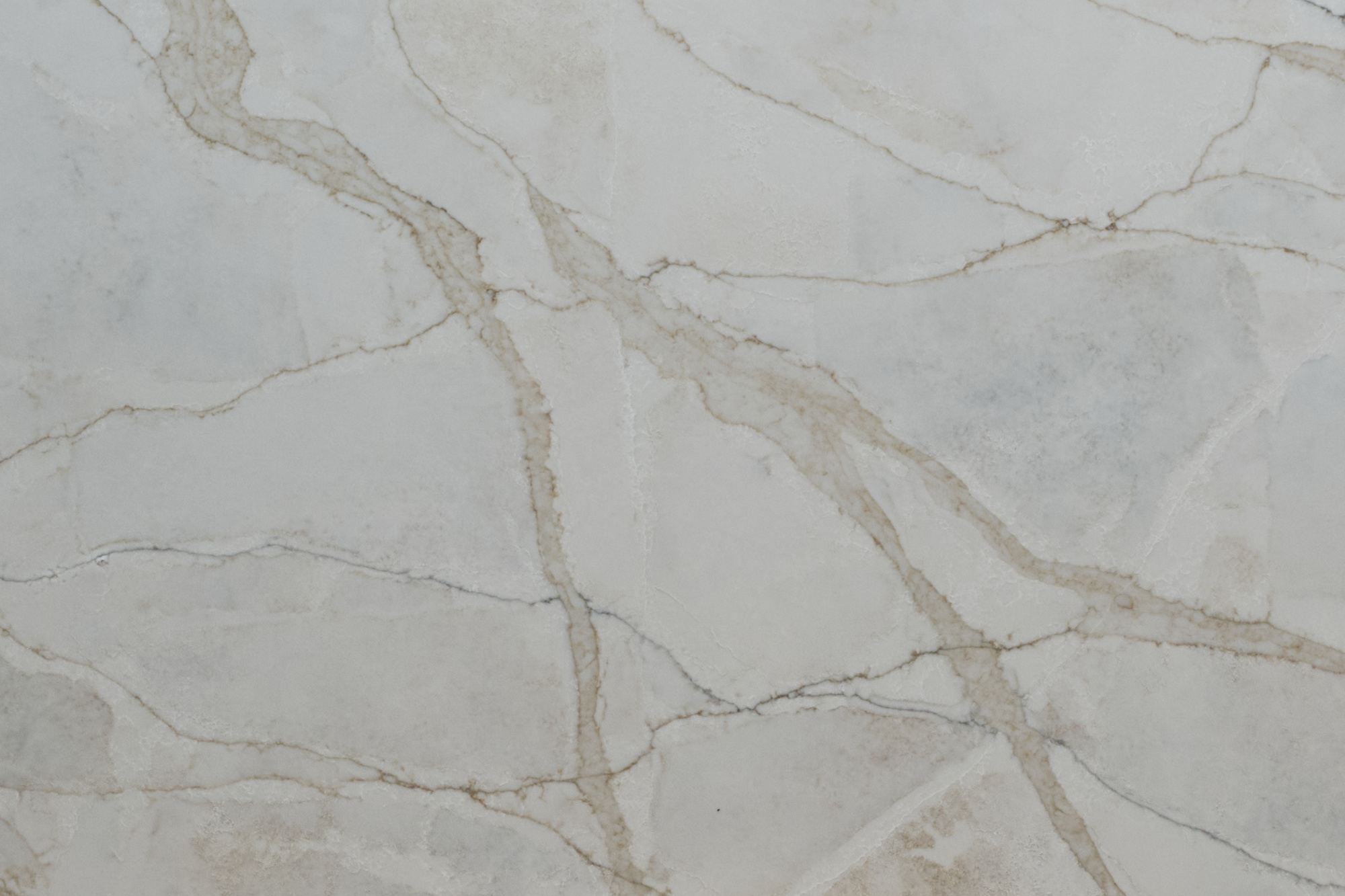 700 Calacatta Translucent