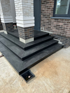 Ступени из гранита Абсолют Блэк