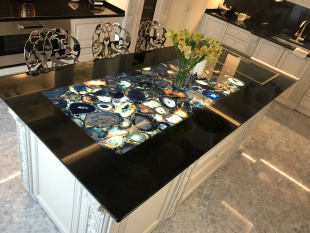 Столешница из агата Блю Агат Натурале и гранита Блэк Гэлакси