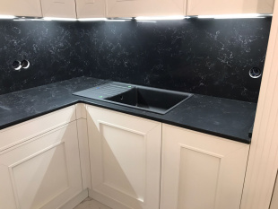 Столешница из кварца Smartquartz Negro Imperial