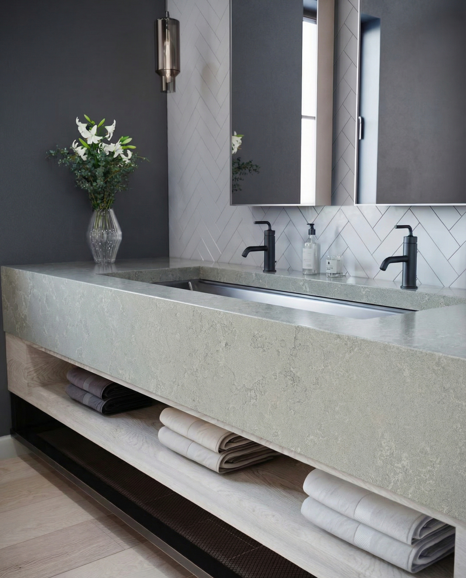 Spectacular Saturn 8923