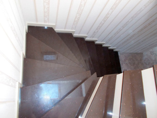 Лестница из кварца Орлеан&Лимож