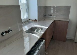 Столешница и остров из кварцита Kalahari Light / Калахари Лайт