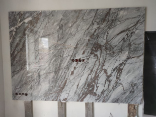 Стеновая панель из мрамора Айс Грей / Ice Grey