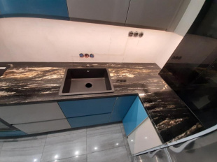 Столешница из мрамора Неро Пикассо