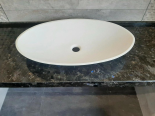 Столешница из лабрадорита Volga Blue