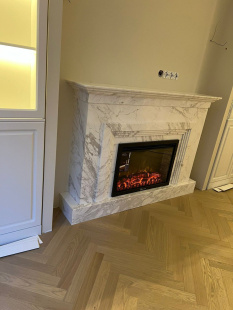 Каминный портал из мрамора Волокас Экстра