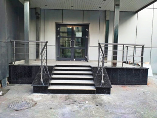 Ступени из гранита Absolute Black