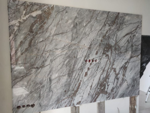 Стеновая панель из мрамора Айс Грей / Ice Grey