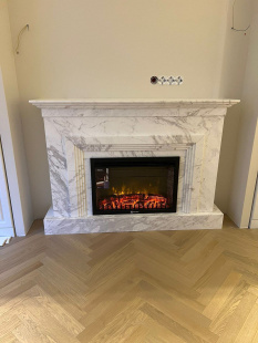 Каминный портал из мрамора Волокас Экстра