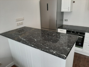 Столешница из мрамора Golden Black