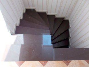 Лестница из кварца Орлеан&Лимож