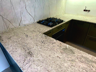 Столешница из гранита Колониал Вайт (Colonial White)