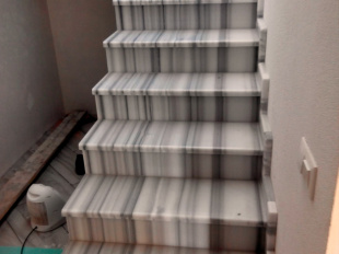 Лестница из мрамора Сильвер Лиф