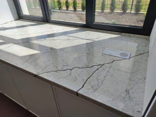 Подоконник из кварцевого агломерата Vicostone Diamante