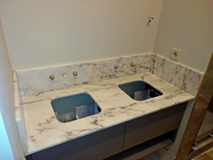 Столешница из мрамора Calacatta Gold