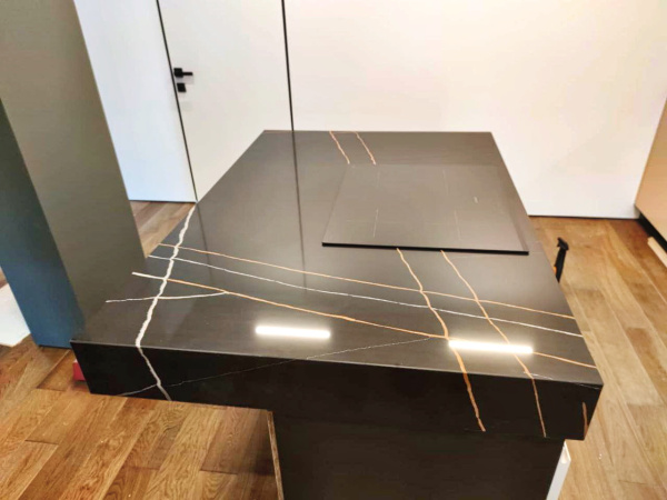 Столешница для кухни и остров из кварца Avant Калакатта 7700