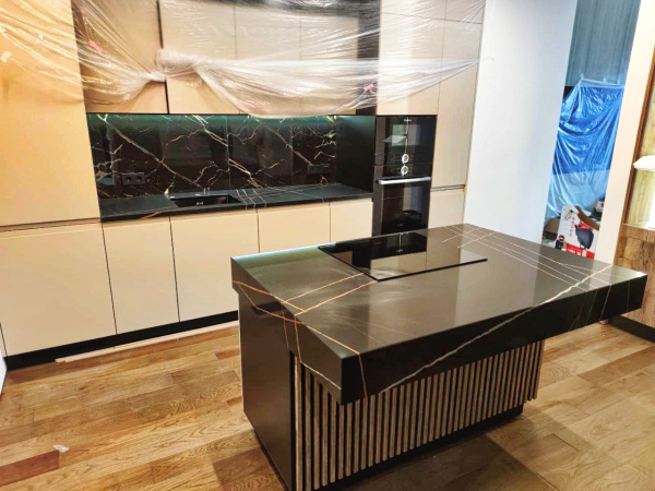 Столешница для кухни и остров из кварца Avant Калакатта 7700