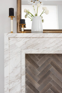 Камин из мрамора Волокас