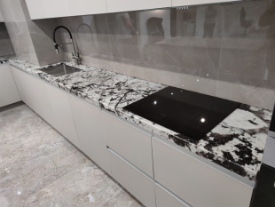 Столешница из гранита ARCTIC BLUE