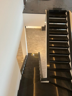 Ступени из кварца Primax 915 Dark Mist