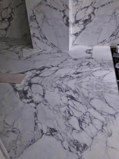 Стеновая панель из мрамора Arabescato