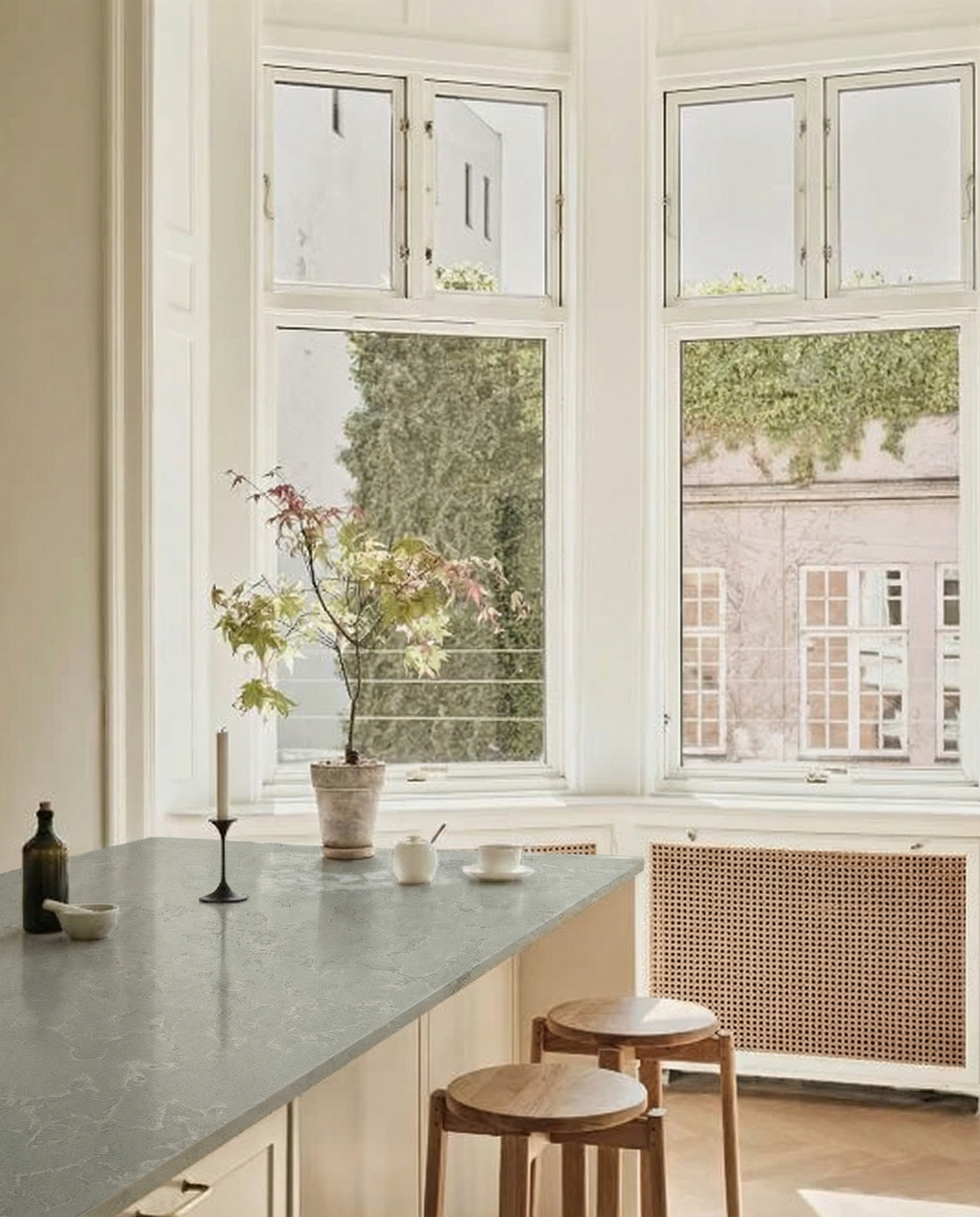 Spectacular Saturn 8923