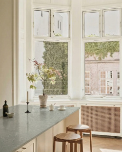 Spectacular Saturn 8923