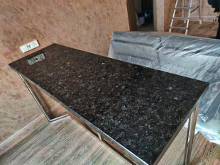 Столешница из лабрадорита Волга Блю