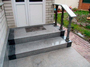 Ступени из гранита Bella White