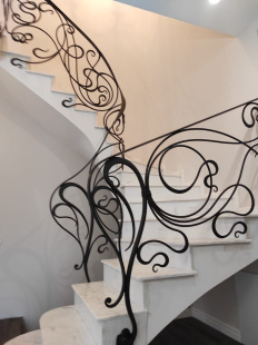 Лестница из мрамора Pirgon Alas