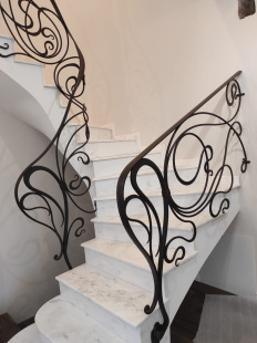 Лестница из мрамора Pirgon Alas