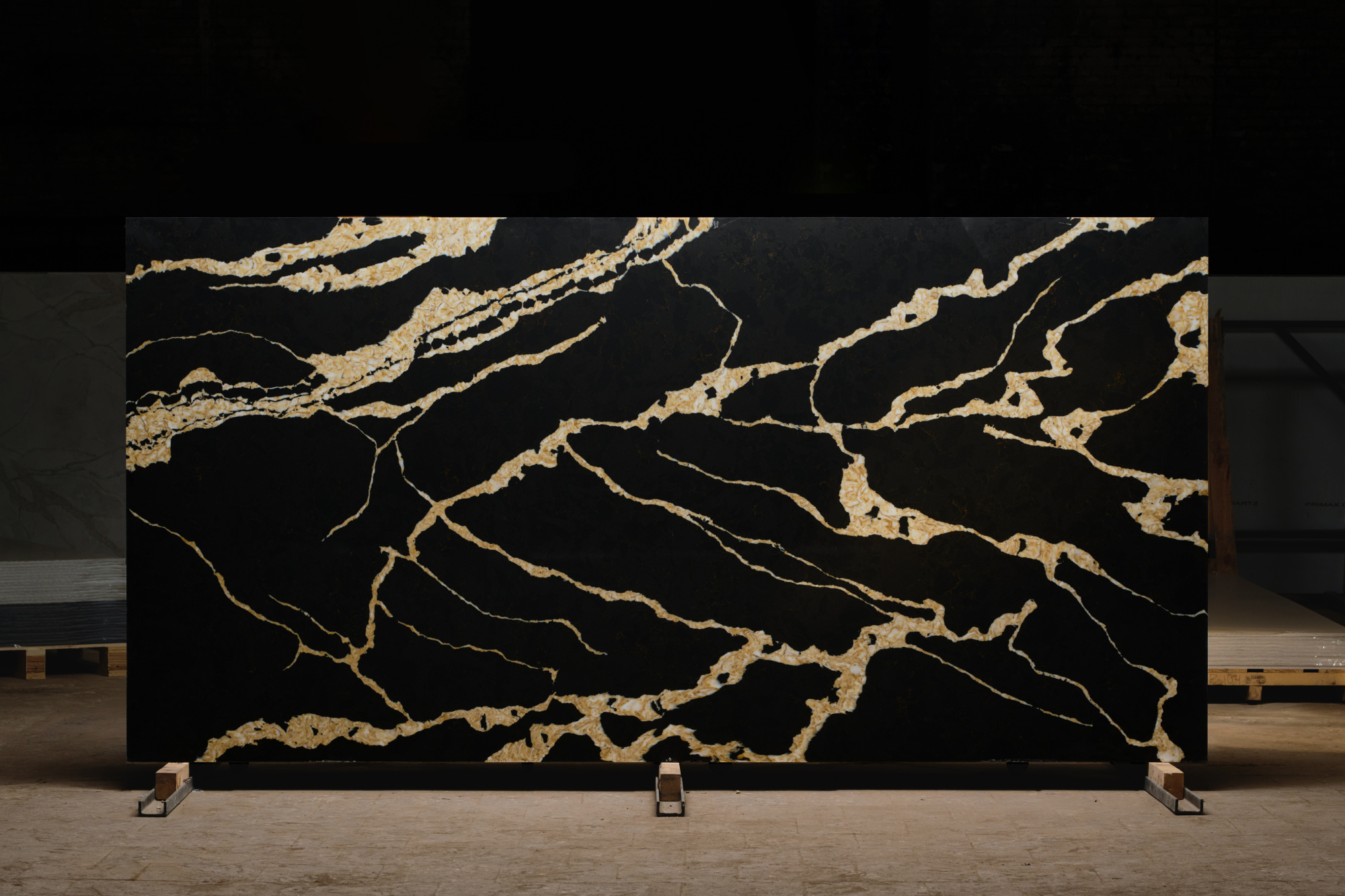 786 Calacatta Back Gold