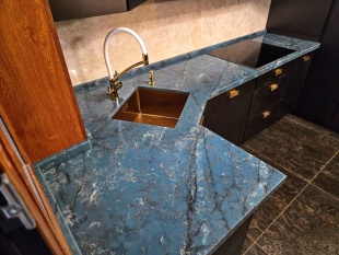 Столешница из кварцевого агломерата QUANTRA